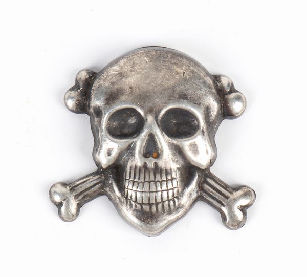 Raro Teschio in argento dei Moschettieri del Duce  - Asta Memorabilia, Militaria, Ordini Cavallereschi - Associazione Nazionale - Case d'Asta italiane
