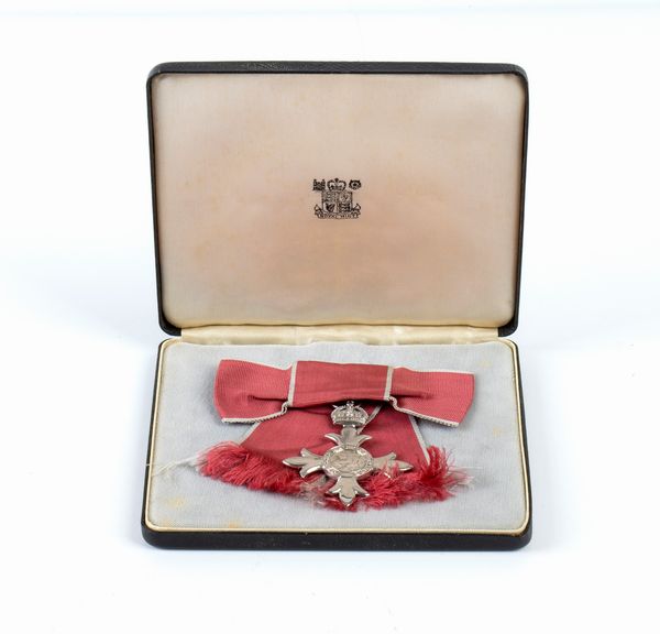 Regno Unito,  Ordine impero britannico, Medaglia per signora in astuccio  - Asta Memorabilia, Militaria, Ordini Cavallereschi - Associazione Nazionale - Case d'Asta italiane
