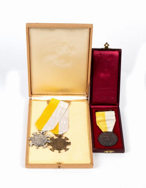 Stato Città del Vaticano, lotto di 3 medaglie Paolo VI  - Asta Memorabilia, Militaria, Ordini Cavallereschi - Associazione Nazionale - Case d'Asta italiane