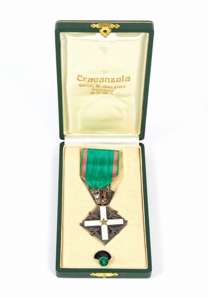 Italia, Repubblica, ordine al merito, insegna di cavaliere  - Asta Memorabilia, Militaria, Ordini Cavallereschi - Associazione Nazionale - Case d'Asta italiane