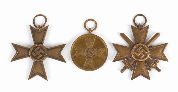 Germania, III Reich lotto di tre KVK  - Asta Memorabilia, Militaria, Ordini Cavallereschi - Associazione Nazionale - Case d'Asta italiane
