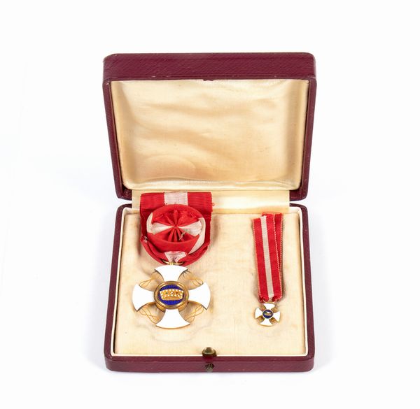 Italia, Regno, ordine della Corona d'Italia, Insegna di Cavaliere Ufficiale  - Asta Memorabilia, Militaria, Ordini Cavallereschi - Associazione Nazionale - Case d'Asta italiane