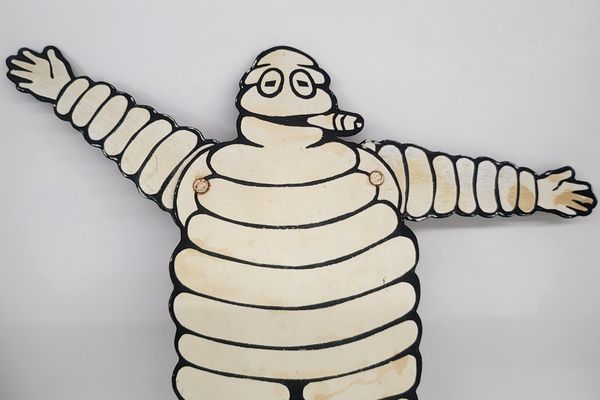 MICHELIN Bibendum FIERA DI MILANO 1932  - Asta Memorabilia, Militaria, Ordini Cavallereschi - Associazione Nazionale - Case d'Asta italiane