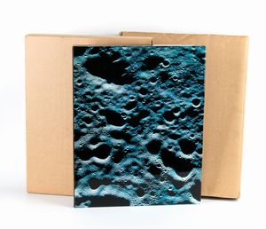 COFANETTO PRESENTAZIONE OMEGA MOONWATCH  - Asta Memorabilia, Militaria, Ordini Cavallereschi - Associazione Nazionale - Case d'Asta italiane