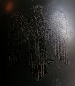 Elmetto m. 33 di un alpino della divisione Monterosa della RSI  - Asta Memorabilia, Militaria, Ordini Cavallereschi - Associazione Nazionale - Case d'Asta italiane