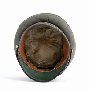 Berretto m. 40 da maresciallo dei Corazzieri Reali  - Asta Memorabilia, Militaria, Ordini Cavallereschi - Associazione Nazionale - Case d'Asta italiane