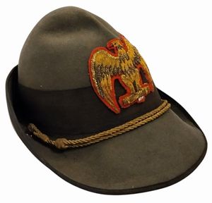 MVSN, Cappello all'alpina da Console Generale  - Asta Memorabilia, Militaria, Ordini Cavallereschi - Associazione Nazionale - Case d'Asta italiane