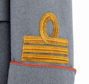 Giubba m. 34 da ufficiale dei Lancieri di Aosta  - Asta Memorabilia, Militaria, Ordini Cavallereschi - Associazione Nazionale - Case d'Asta italiane