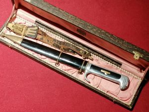 Lotto di materiale vario appartenuto ad un alto funzionario del partito fascista albanese  - Asta Memorabilia, Militaria, Ordini Cavallereschi - Associazione Nazionale - Case d'Asta italiane