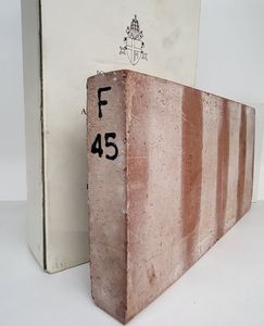Papa Giovanni Paolo II, mattone Porta Santa Giubileo 2000  - Asta Memorabilia, Militaria, Ordini Cavallereschi - Associazione Nazionale - Case d'Asta italiane