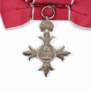 Regno Unito,  Ordine impero britannico, Medaglia per signora in astuccio  - Asta Memorabilia, Militaria, Ordini Cavallereschi - Associazione Nazionale - Case d'Asta italiane