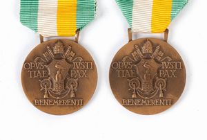 Vaticano, lotto di due medaglie di benemerenza , Pio XII  - Asta Memorabilia, Militaria, Ordini Cavallereschi - Associazione Nazionale - Case d'Asta italiane