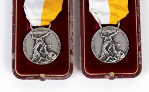 Stato Città del Vaticano, due medaglie argento, Giovanni Paolo II anno santo  - Asta Memorabilia, Militaria, Ordini Cavallereschi - Associazione Nazionale - Case d'Asta italiane