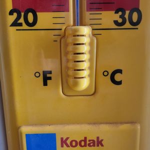 KODAK termometro pubblicitario  - Asta Memorabilia, Militaria, Ordini Cavallereschi - Associazione Nazionale - Case d'Asta italiane