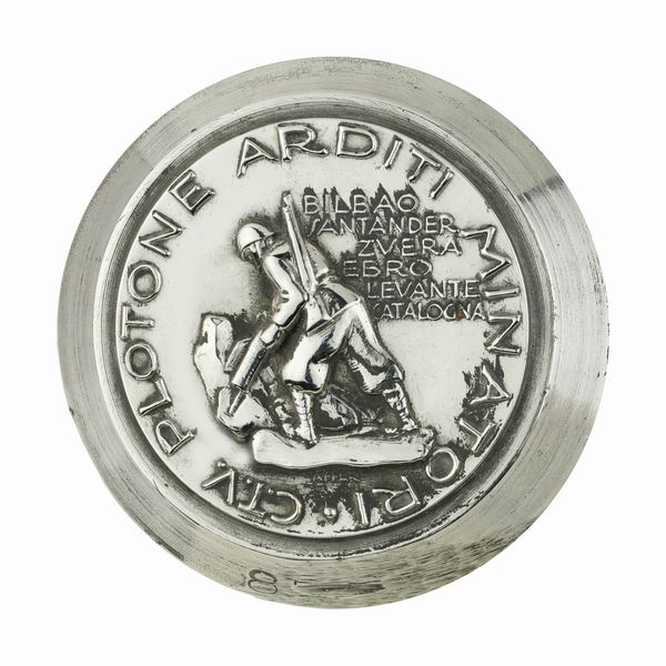 P Plotone Arditi Minatori C.T.V. Bilbao Santander Zuera Ebro Levante Catalogna. 45 x 43 mm  - Asta Conii e Punzoni della Storica Fabbrica di Medaglie Lorioli (1919-1950) - Associazione Nazionale - Case d'Asta italiane