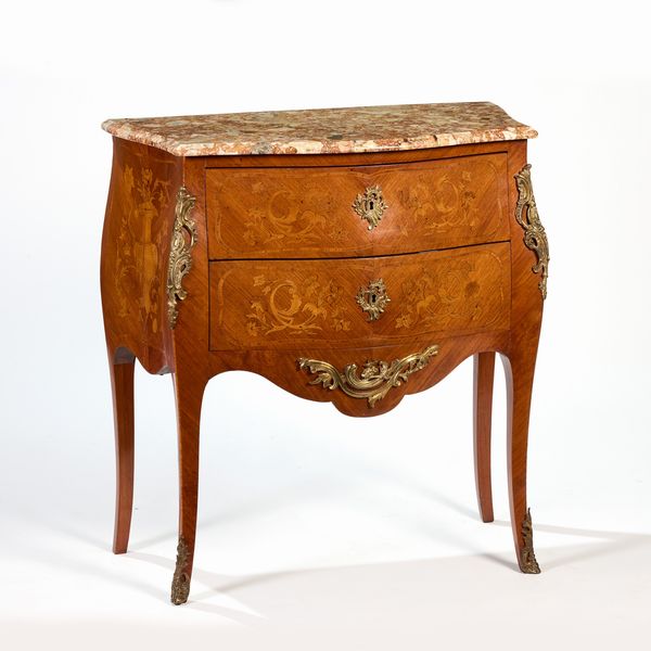 Com lastronato in legno di mogano con intarsi in legno chiaro  - Asta PARADE I - Arredi, Maioliche e Dipinti Antichi - Associazione Nazionale - Case d'Asta italiane