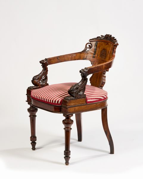 Poltrona a pozzetto in legno intagliato  - Asta PARADE I - Arredi, Maioliche e Dipinti Antichi - Associazione Nazionale - Case d'Asta italiane