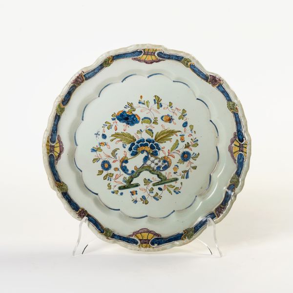 Piatto in maiolica policroma  - Asta PARADE I - Arredi, Maioliche e Dipinti Antichi - Associazione Nazionale - Case d'Asta italiane