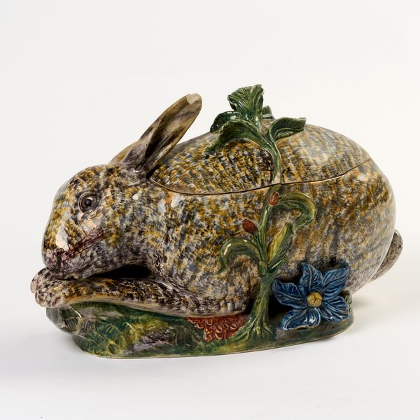 Zuppiera in maiolica policroma a forma di coniglio  - Asta PARADE I - Arredi, Maioliche e Dipinti Antichi - Associazione Nazionale - Case d'Asta italiane