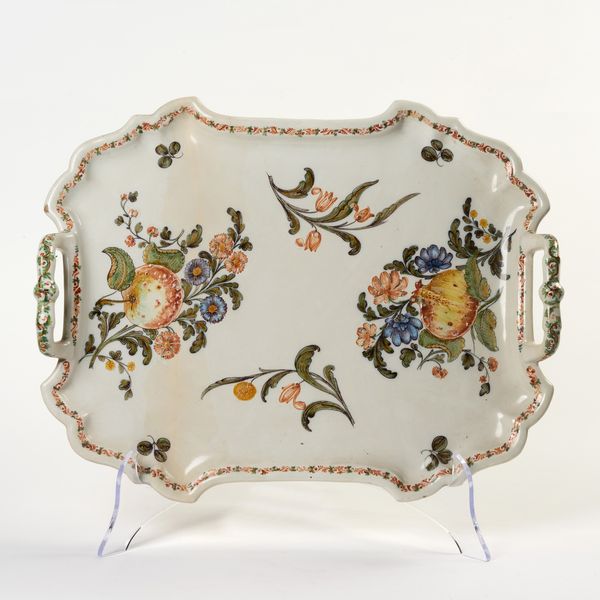 Vassoio con manici in maiolica policroma  - Asta PARADE I - Arredi, Maioliche e Dipinti Antichi - Associazione Nazionale - Case d'Asta italiane