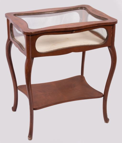 Tavolo vetrina in legno  - Asta PARADE I - Arredi, Maioliche e Dipinti Antichi - Associazione Nazionale - Case d'Asta italiane