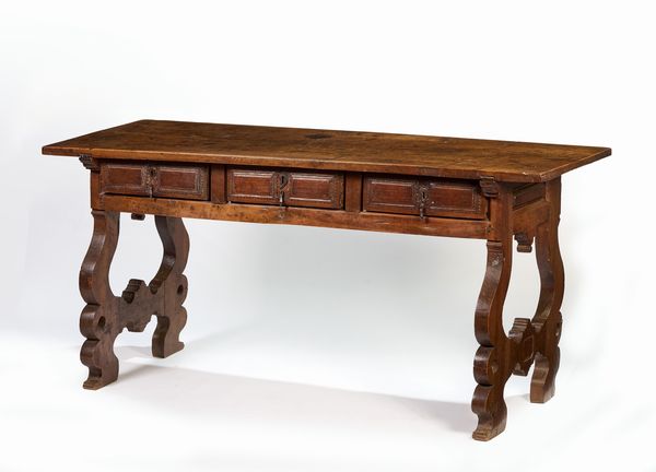 Tavolo in legno di noce massello  - Asta PARADE I - Arredi, Maioliche e Dipinti Antichi - Associazione Nazionale - Case d'Asta italiane