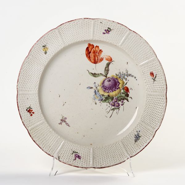 Piatto in porcellana policroma  - Asta PARADE I - Arredi, Maioliche e Dipinti Antichi - Associazione Nazionale - Case d'Asta italiane