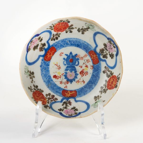 Piccola ciotola in porcellana policrona  - Asta PARADE I - Arredi, Maioliche e Dipinti Antichi - Associazione Nazionale - Case d'Asta italiane