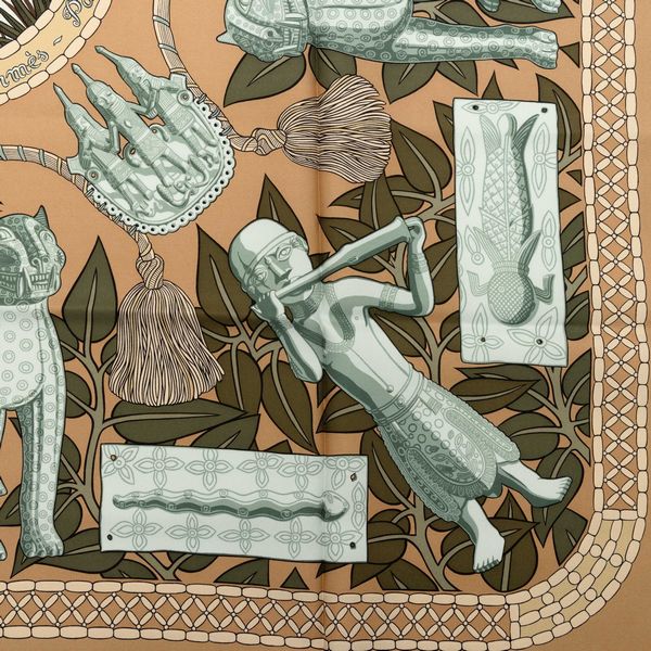 Hermes Carr Tresor Royal du Benin  - Asta Fashion Vintage - Associazione Nazionale - Case d'Asta italiane