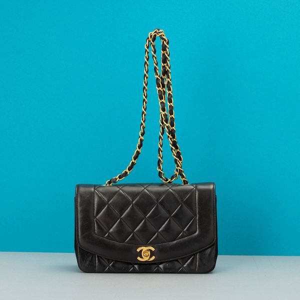 Chanel Diana piccola  - Asta Fashion Vintage - Associazione Nazionale - Case d'Asta italiane