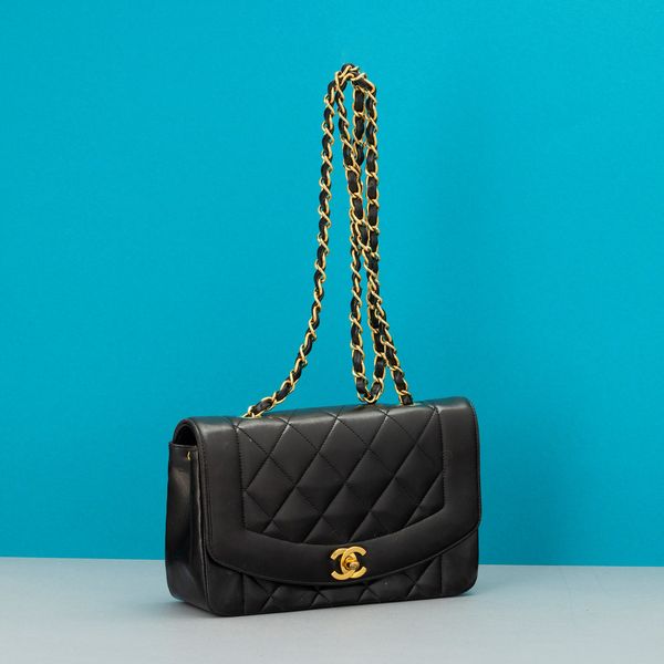Chanel Diana piccola  - Asta Fashion Vintage - Associazione Nazionale - Case d'Asta italiane