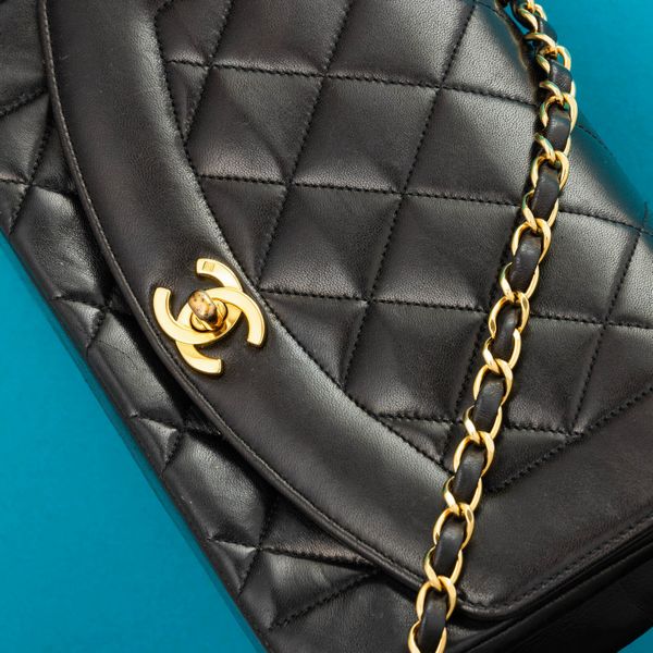 Chanel Diana piccola  - Asta Fashion Vintage - Associazione Nazionale - Case d'Asta italiane