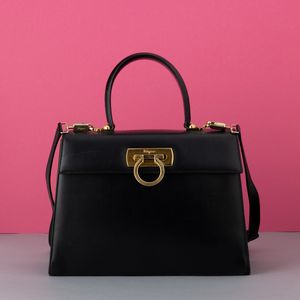 Salvatore Ferragamo Borsa  - Asta Fashion Vintage - Associazione Nazionale - Case d'Asta italiane