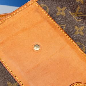 Louis Vuitton Porta Abiti/Borsa da viaggio  - Asta Fashion Vintage - Associazione Nazionale - Case d'Asta italiane