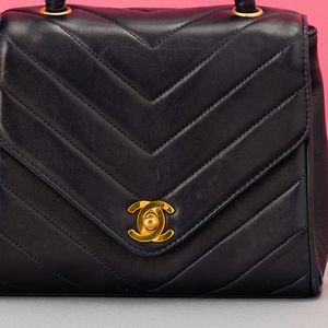 Chanel Mini Square Flap Bag  - Asta Fashion Vintage - Associazione Nazionale - Case d'Asta italiane