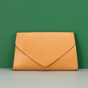 Louis Vuitton Pochette a busta  - Asta Fashion Vintage - Associazione Nazionale - Case d'Asta italiane