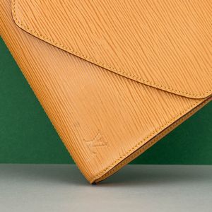 Louis Vuitton Pochette a busta  - Asta Fashion Vintage - Associazione Nazionale - Case d'Asta italiane