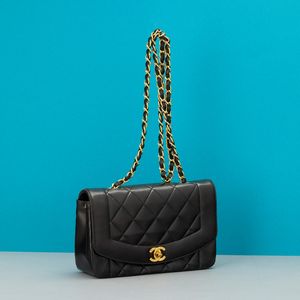 Chanel Diana piccola  - Asta Fashion Vintage - Associazione Nazionale - Case d'Asta italiane