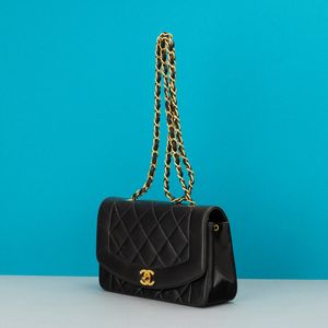 Chanel Diana piccola  - Asta Fashion Vintage - Associazione Nazionale - Case d'Asta italiane