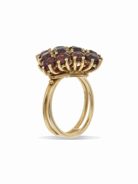 Anello con granati  - Asta Gioielli - Associazione Nazionale - Case d'Asta italiane