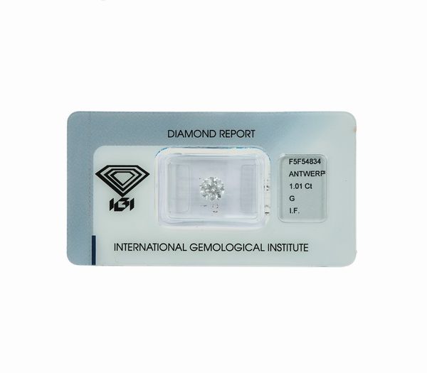 Coppia di diamanti taglio rotondo a brillante di ct 1.01, colore G, caratteristiche interne IF, fluorescenza UV lieve e molto lieve  - Asta Gioielli - Associazione Nazionale - Case d'Asta italiane