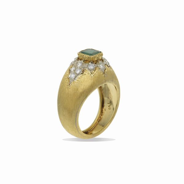 Anello con smeraldo centrale per ct 0.70 circa  - Asta Gioielli - Associazione Nazionale - Case d'Asta italiane