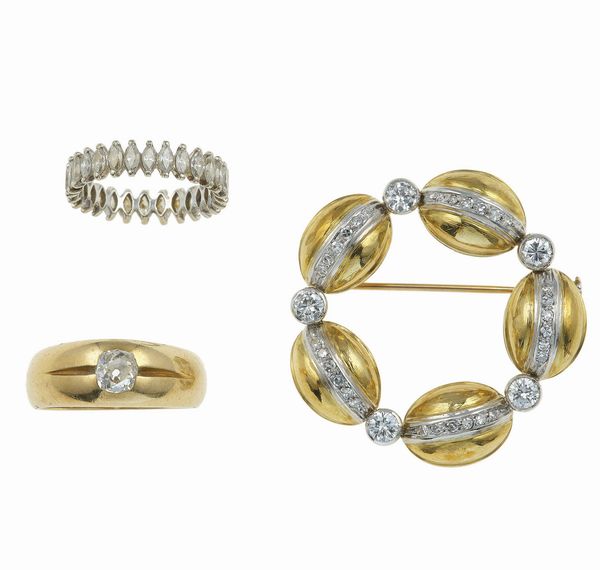 Lotto composto da un anello con diamanti taglio navette per ct 1.50 circa, una spilla con diamanti ed un anello con diamante di vecchio taglio  - Asta Gioielli - Associazione Nazionale - Case d'Asta italiane