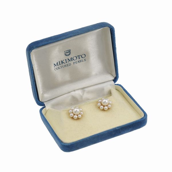 Mikimoto. Orecchini con perle coltivate  - Asta Gioielli - Associazione Nazionale - Case d'Asta italiane