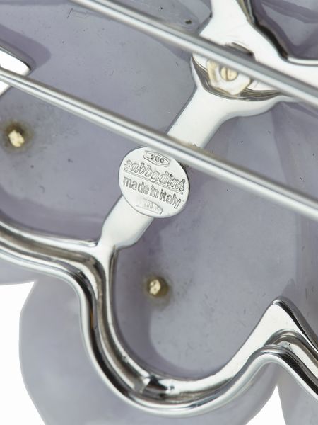 Sabbadini. Demi-parure composta da spilla ed orecchini con diamanti e giadeite viola  - Asta Gioielli - Associazione Nazionale - Case d'Asta italiane