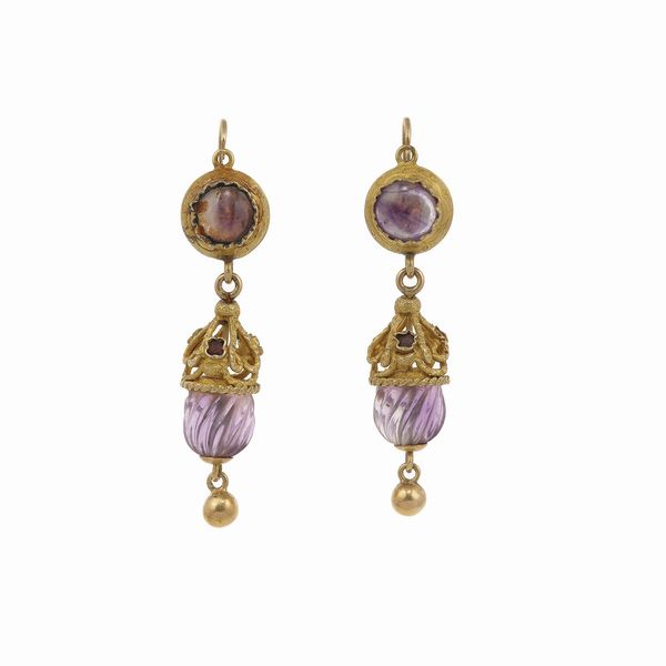 Orecchini pendenti con ametiste incise  - Asta Gioielli - Associazione Nazionale - Case d'Asta italiane