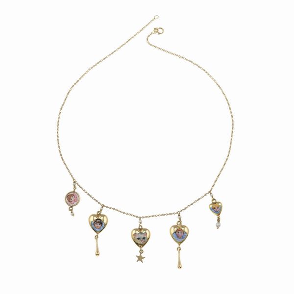 Mer. Girocollo con pendenti e smalti policromi  - Asta Gioielli - Associazione Nazionale - Case d'Asta italiane