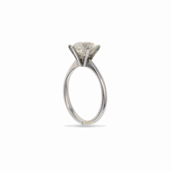 Anello con diamante di vecchio taglio per ct 2.50 circa, diamante danneggiato  - Asta Gioielli - Associazione Nazionale - Case d'Asta italiane