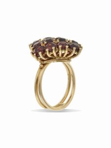 Anello con granati  - Asta Gioielli - Associazione Nazionale - Case d'Asta italiane