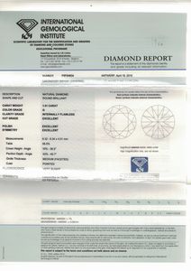 Coppia di diamanti taglio rotondo a brillante di ct 1.01, colore G, caratteristiche interne IF, fluorescenza UV lieve e molto lieve  - Asta Gioielli - Associazione Nazionale - Case d'Asta italiane